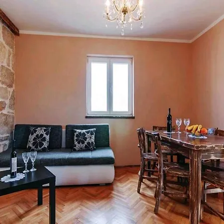 Apartment Apartment