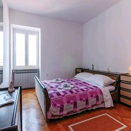 Apartment Apartment